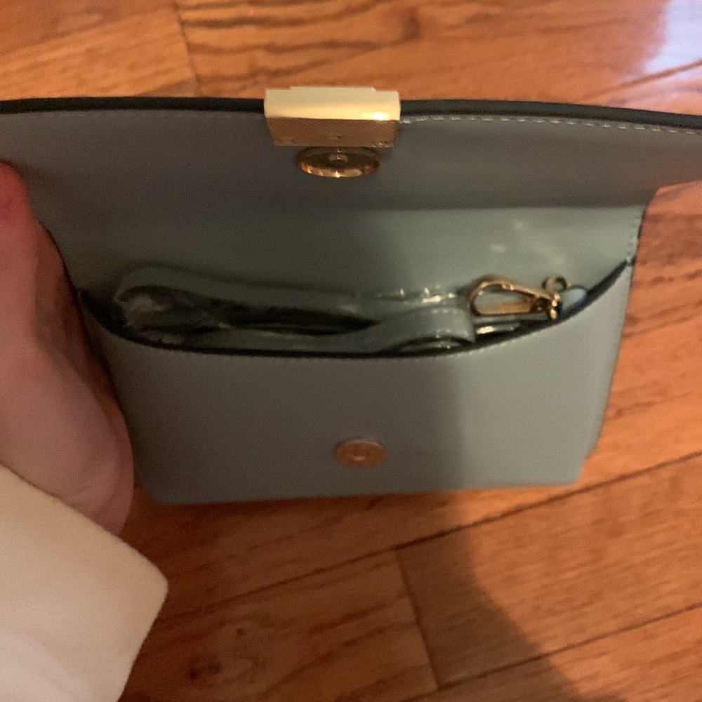 Purse - Picture 4 of 4